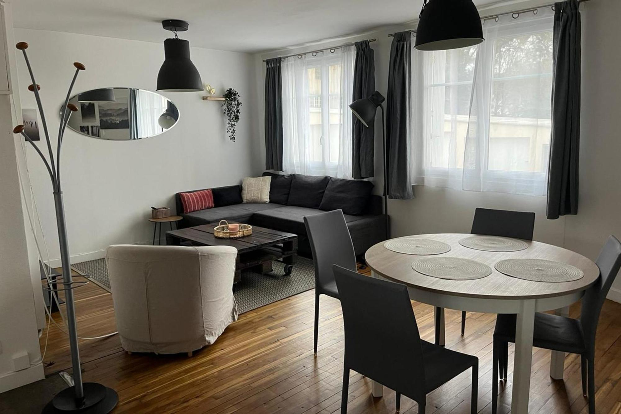 Charming Cozy Nest In Nantes Apartment ภายนอก รูปภาพ