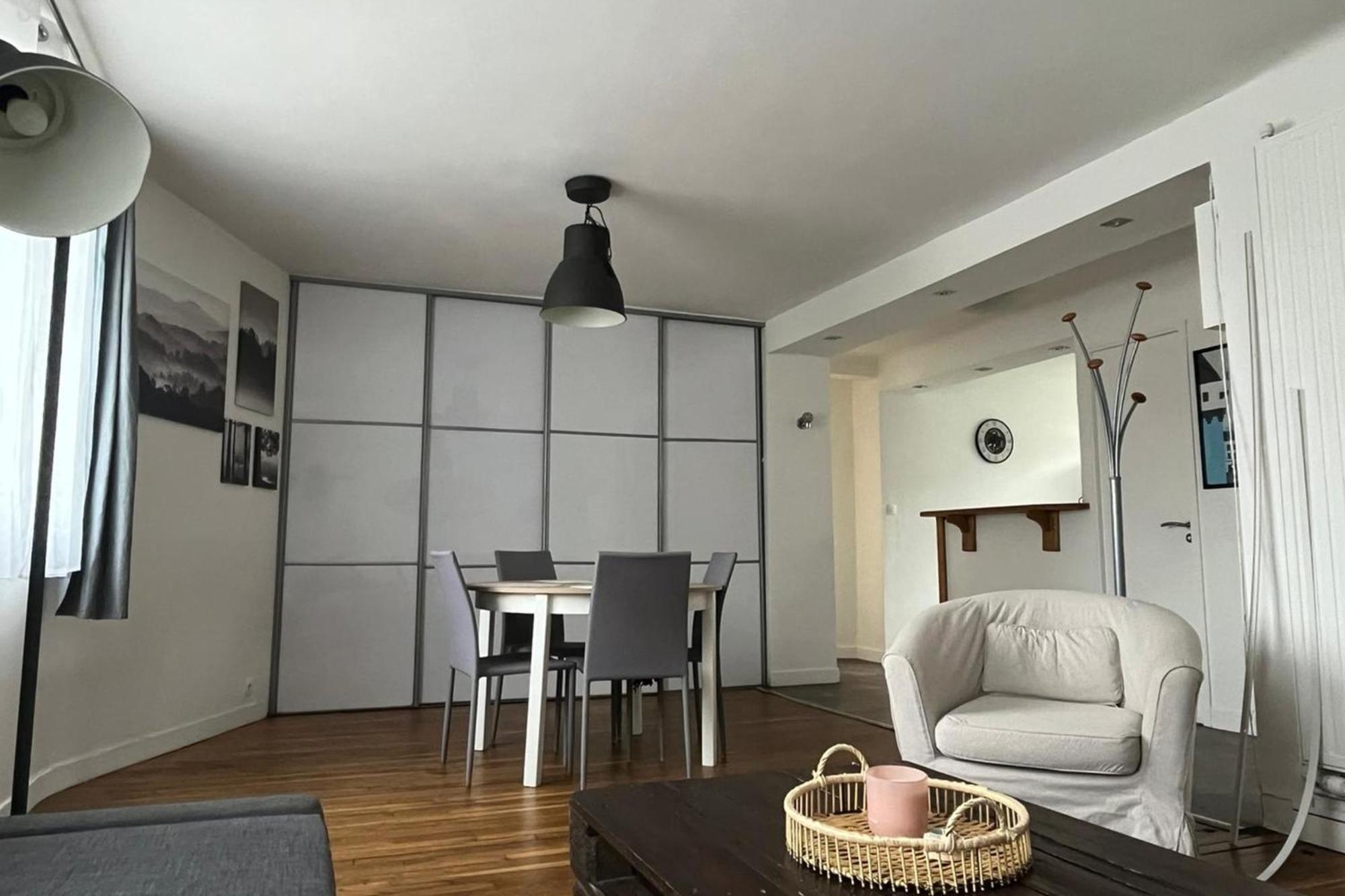 Charming Cozy Nest In Nantes Apartment ภายนอก รูปภาพ