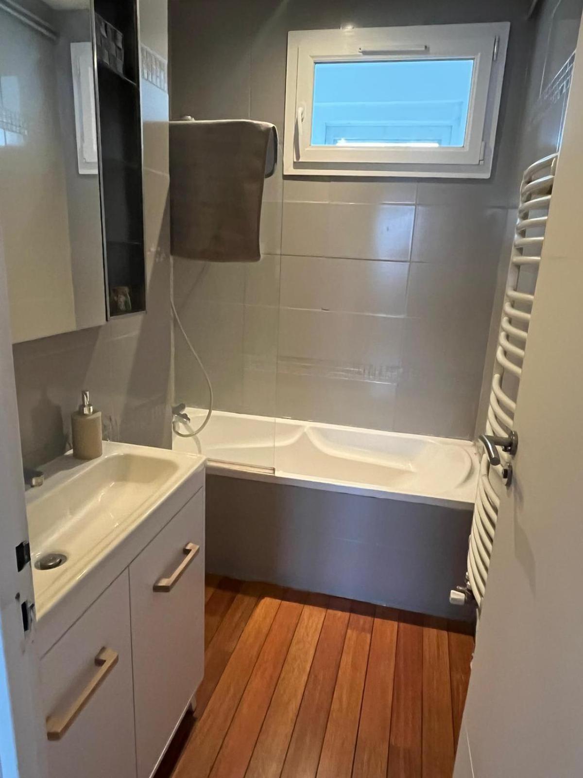 Charming Cozy Nest In Nantes Apartment ภายนอก รูปภาพ
